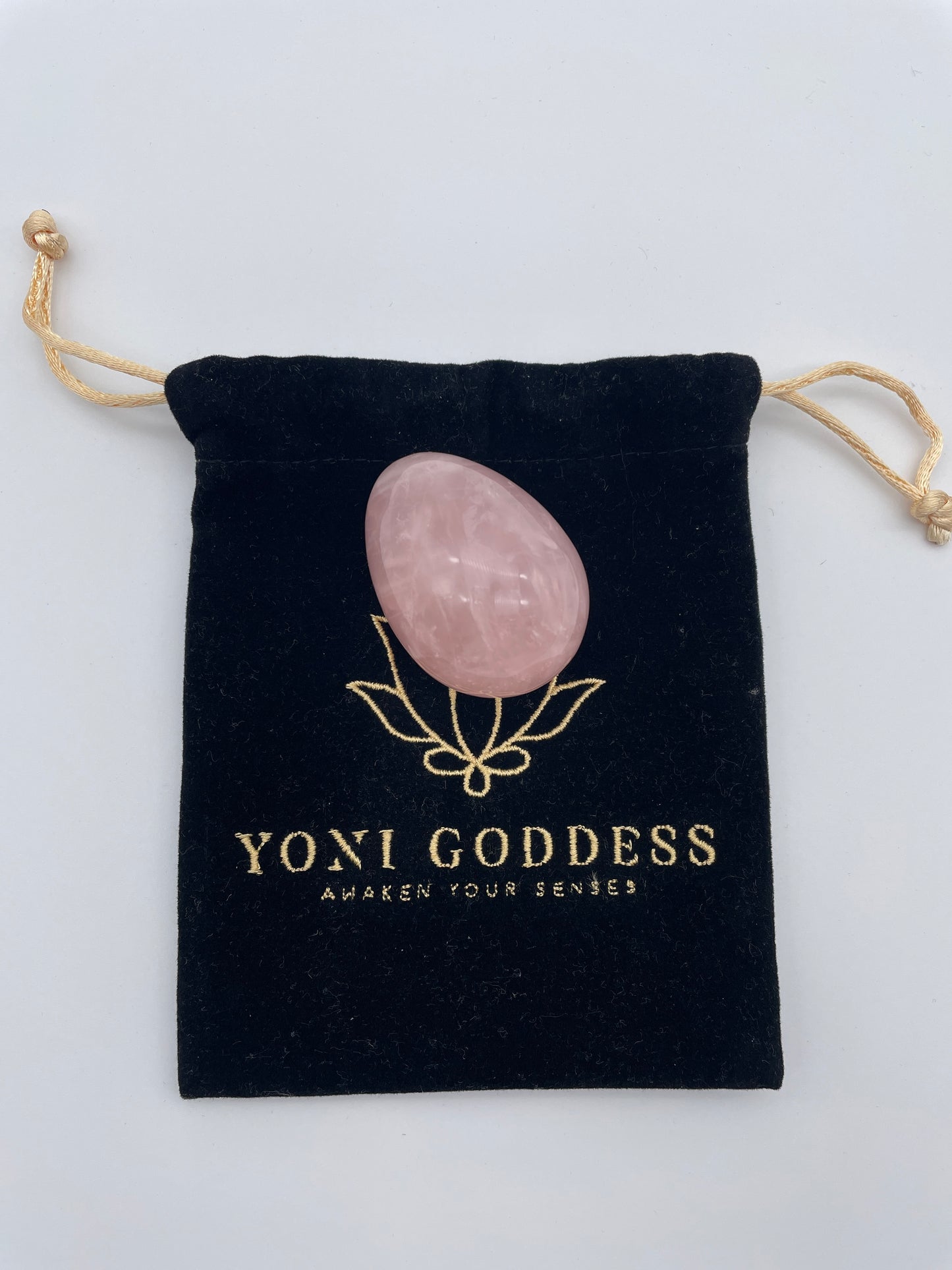 GIA sertifisert Rose Quartz Yoni Egg "Love"